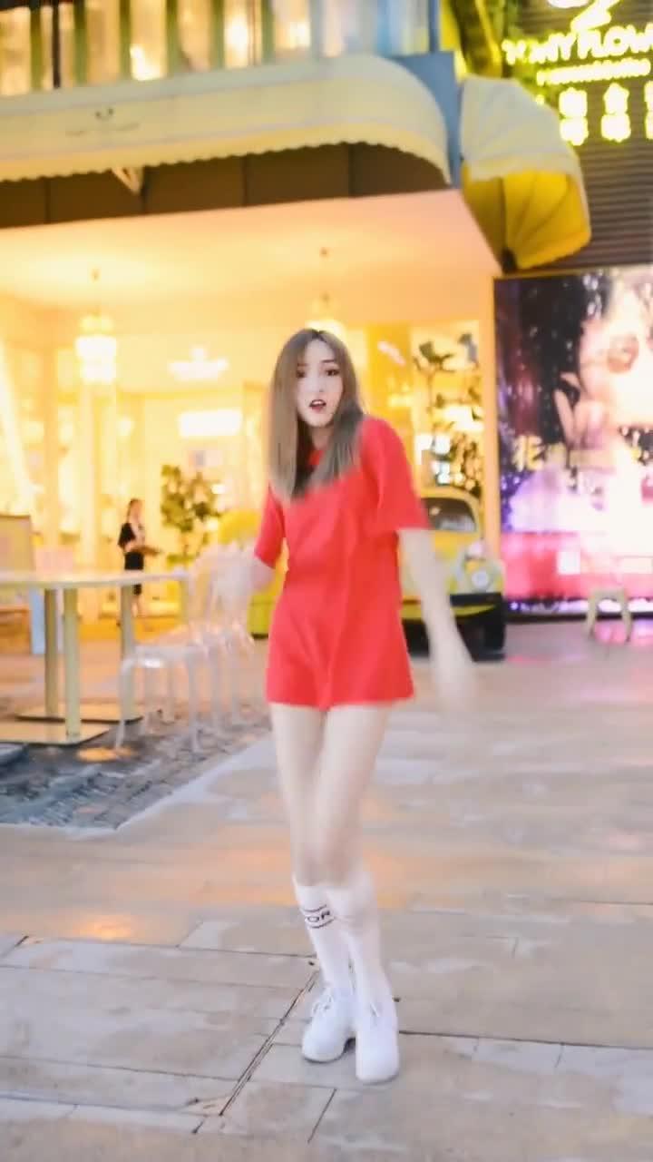 姐姐涨奶让吸视频,涨奶困扰?揭秘如何通过视频轻松解决姐姐涨奶难题
