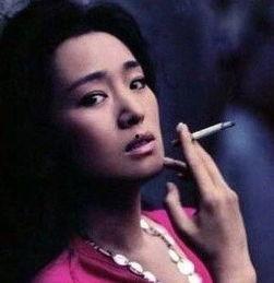 女明星抽烟视频
